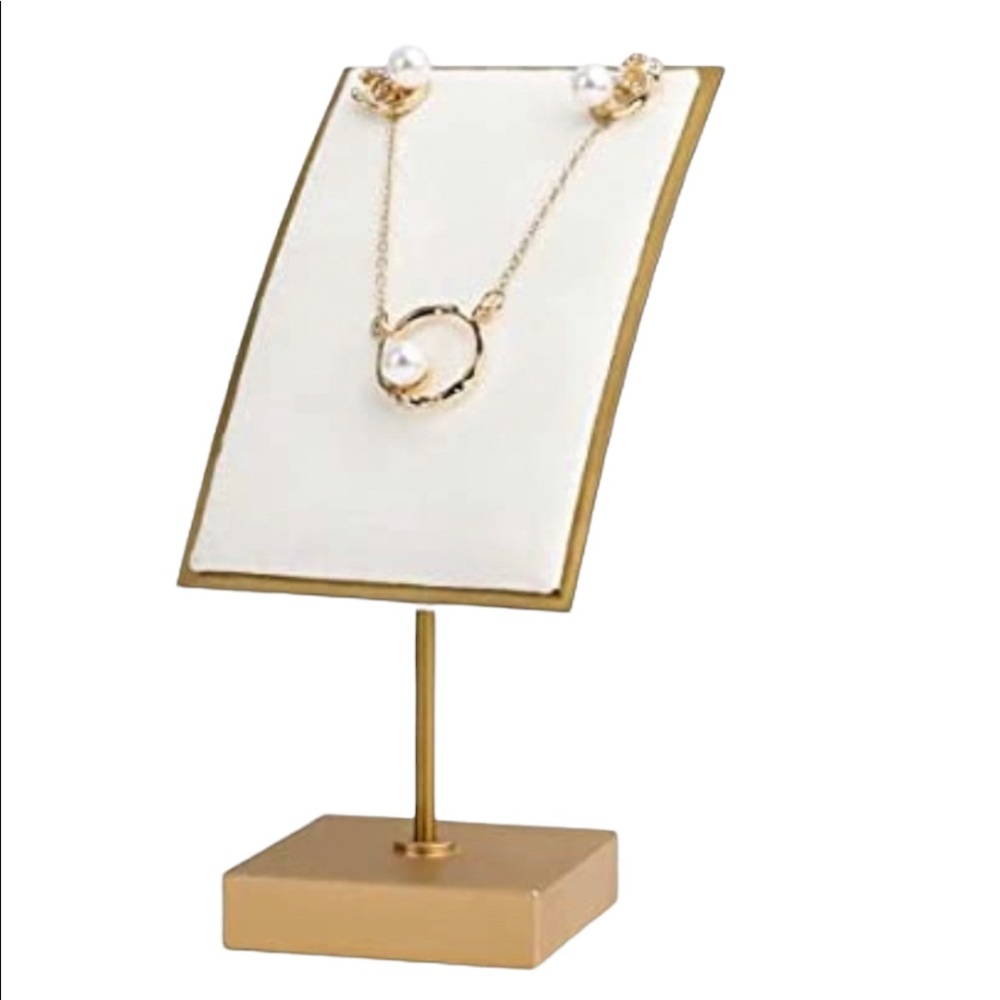 NWOT small velvet necklace display stand